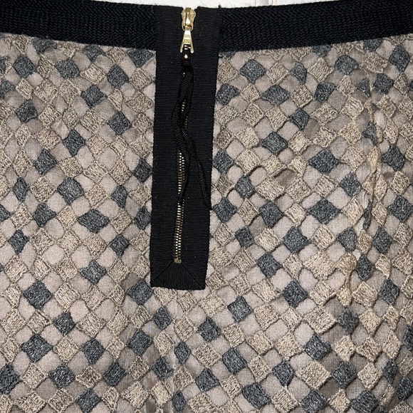 Marc Jacobs Diamond Crochet Overlay Pintuck Pencil Skirt Size 6 Taupe/Grey - Picture 7 of 13